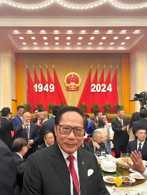 董事长冯柏乔博士出席国庆招待会